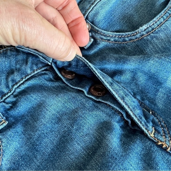 American Eagle Tomgirl Distressed Denim Patched Jeans Size 2 - Picture 4 of 10